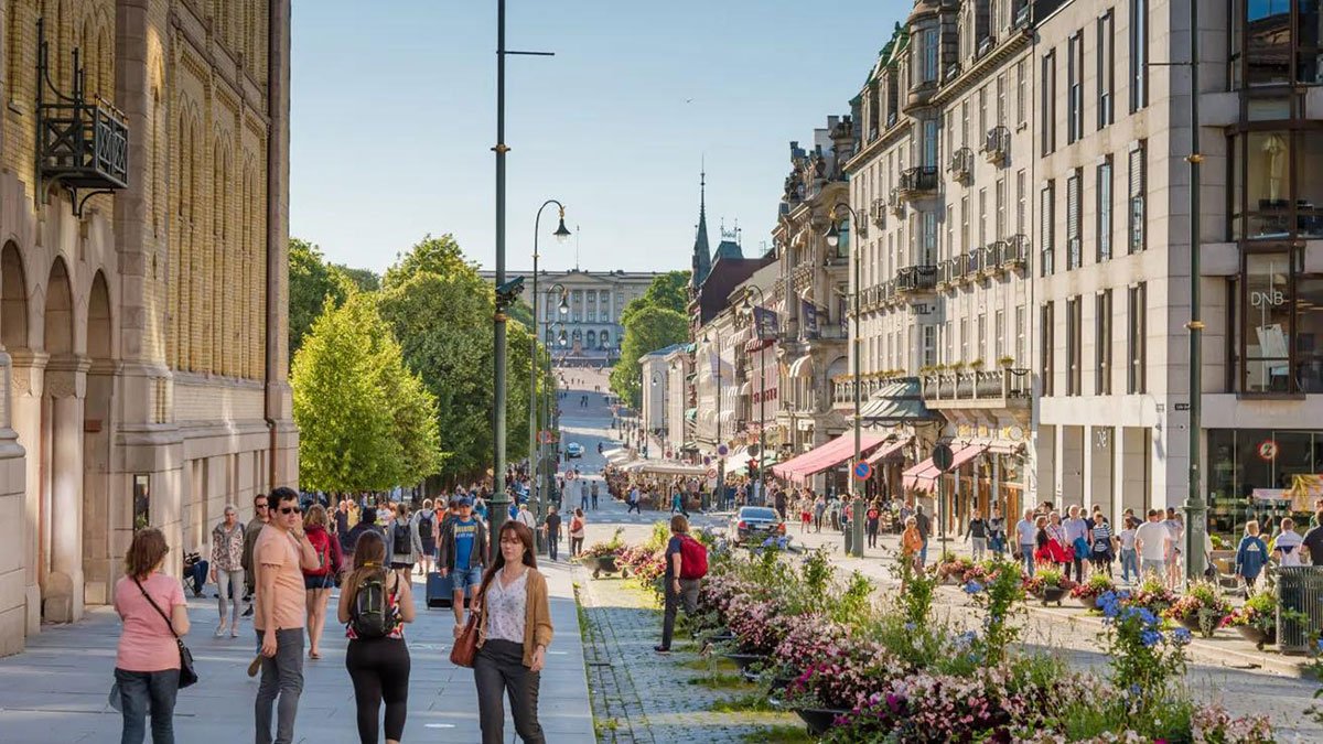 Karl Johans Gate to the Royal Palace
