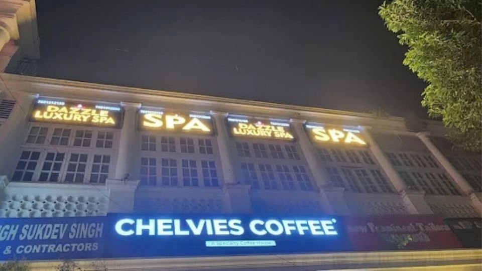 Dazzle Luxury Spa in Connaught Place