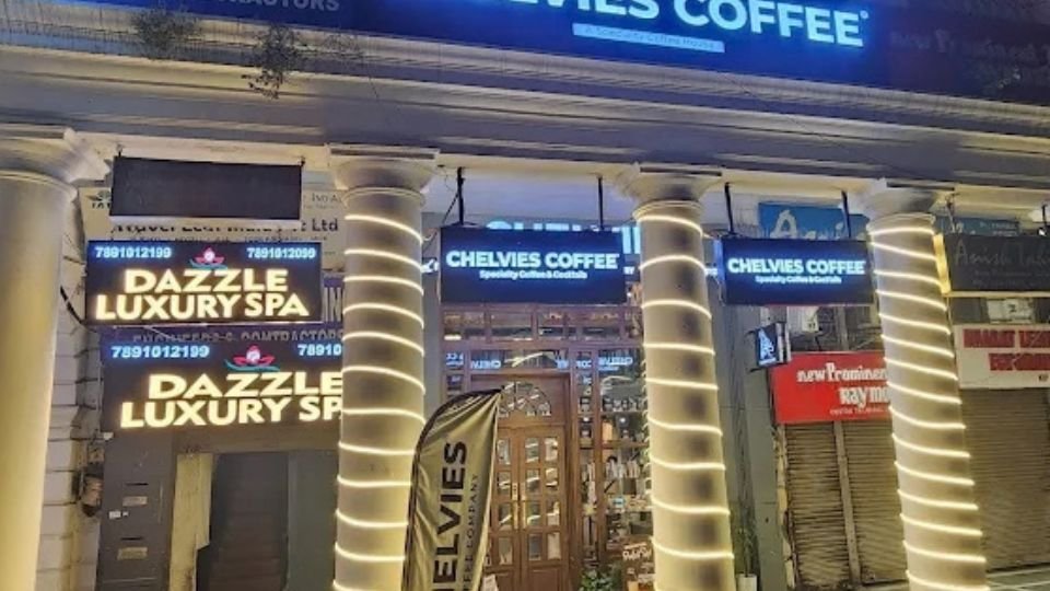 Dazzle Luxury Spa in Connaught Place