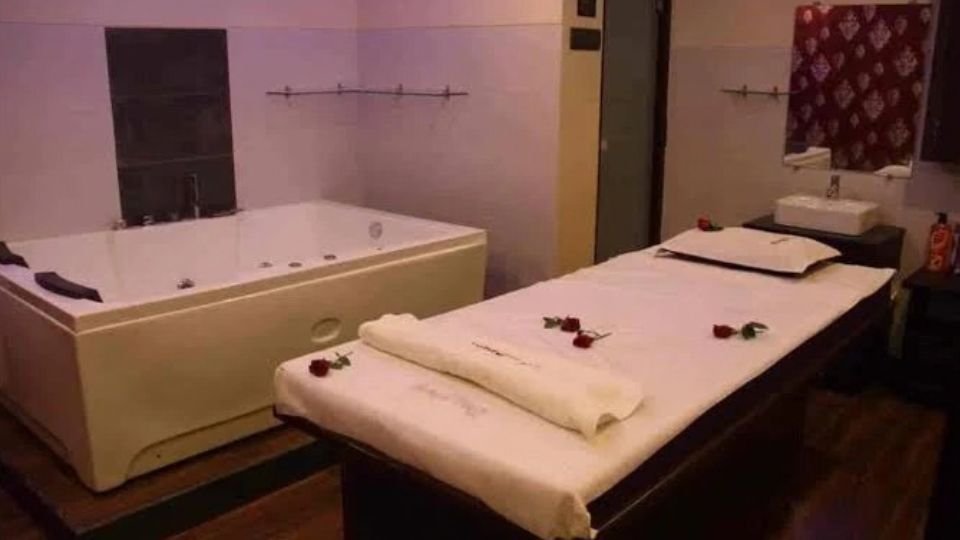 Eve Spa and Massage Parlour in Paharganj
